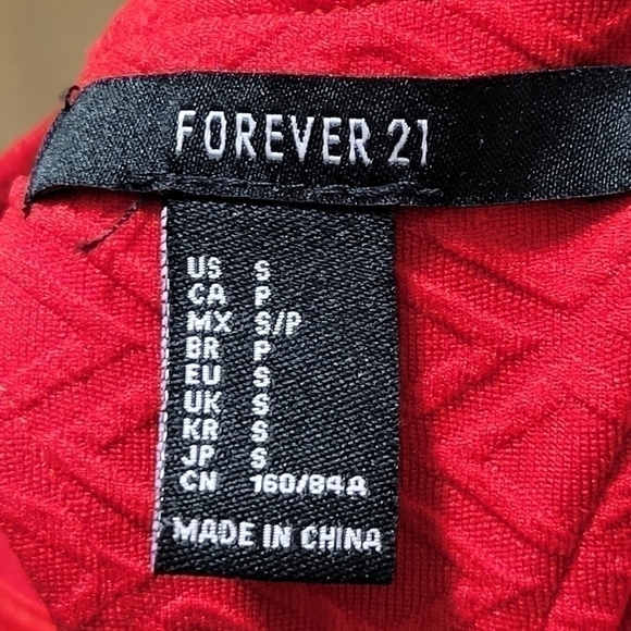 Forever 21 Red textured mini dress with cut outs‎ in back size Small - Picture 6 of 7